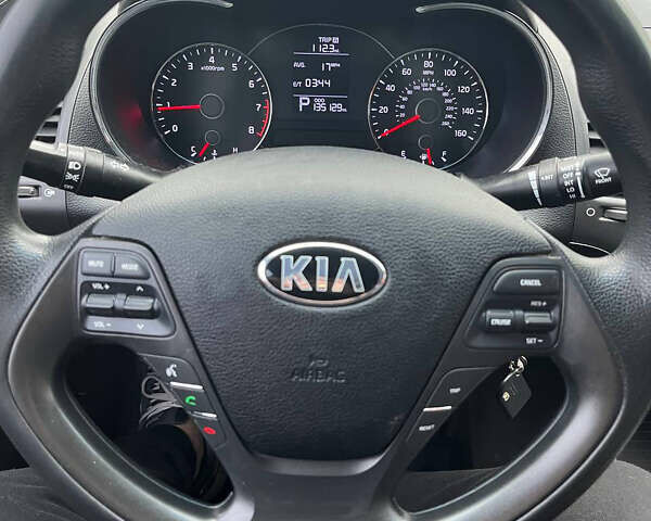 Сірий Кіа Форте, об'ємом двигуна 1.8 л та пробігом 217 тис. км за 8000 $, фото 7 на Automoto.ua