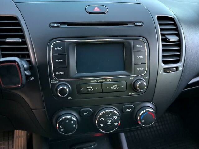 Сірий Кіа Форте, об'ємом двигуна 1.8 л та пробігом 220 тис. км за 8999 $, фото 11 на Automoto.ua