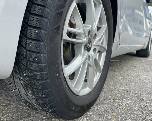 Сірий Кіа Форте, об'ємом двигуна 2 л та пробігом 190 тис. км за 9500 $, фото 28 на Automoto.ua