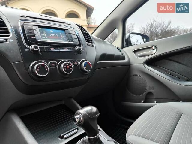 Серый Киа Форте, объемом двигателя 2 л и пробегом 257 тыс. км за 6990 $, фото 37 на Automoto.ua
