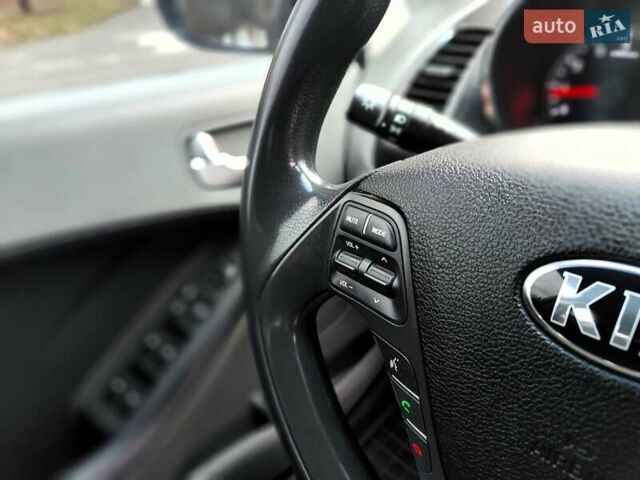 Серый Киа Форте, объемом двигателя 2 л и пробегом 257 тыс. км за 6990 $, фото 49 на Automoto.ua