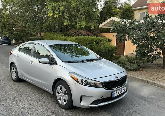 Серый Киа Форте, объемом двигателя 2 л и пробегом 90 тыс. км за 9200 $, фото 7 на Automoto.ua