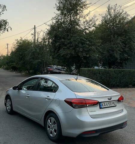 Серый Киа Форте, объемом двигателя 2 л и пробегом 90 тыс. км за 9200 $, фото 10 на Automoto.ua