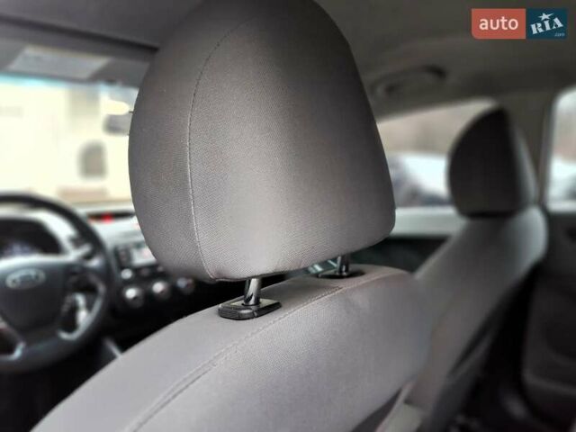 Серый Киа Форте, объемом двигателя 2 л и пробегом 257 тыс. км за 6990 $, фото 40 на Automoto.ua