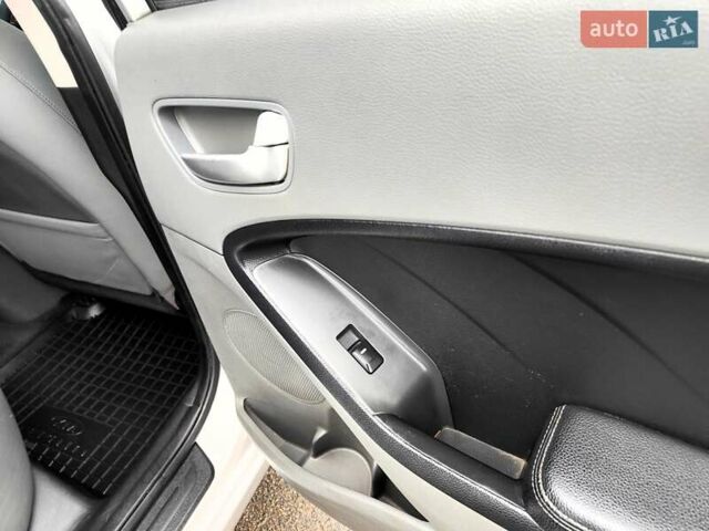 Серый Киа Форте, объемом двигателя 2 л и пробегом 257 тыс. км за 6990 $, фото 51 на Automoto.ua