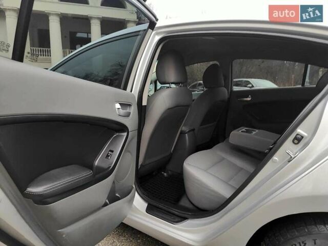 Серый Киа Форте, объемом двигателя 2 л и пробегом 257 тыс. км за 6990 $, фото 38 на Automoto.ua