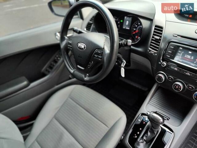 Серый Киа Форте, объемом двигателя 2 л и пробегом 257 тыс. км за 6990 $, фото 48 на Automoto.ua