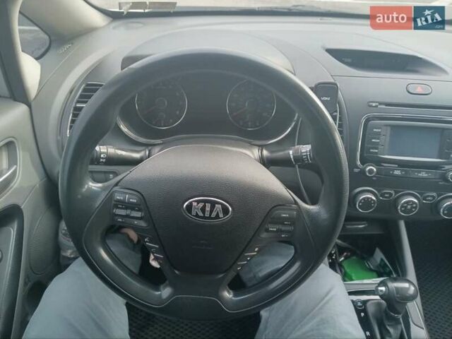 Сірий Кіа Форте, об'ємом двигуна 2 л та пробігом 256 тис. км за 12000 $, фото 6 на Automoto.ua