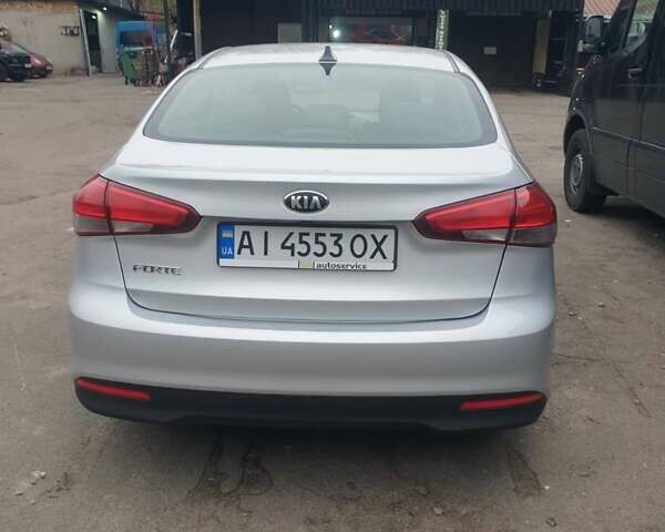 Серый Киа Форте, объемом двигателя 2 л и пробегом 200 тыс. км за 8500 $, фото 9 на Automoto.ua
