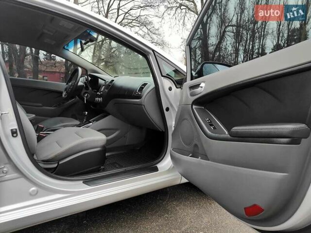 Серый Киа Форте, объемом двигателя 2 л и пробегом 257 тыс. км за 6990 $, фото 43 на Automoto.ua