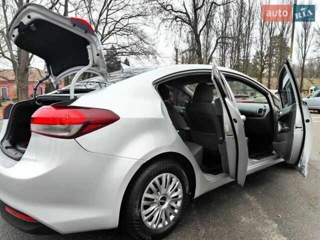 Серый Киа Форте, объемом двигателя 2 л и пробегом 257 тыс. км за 6990 $, фото 18 на Automoto.ua