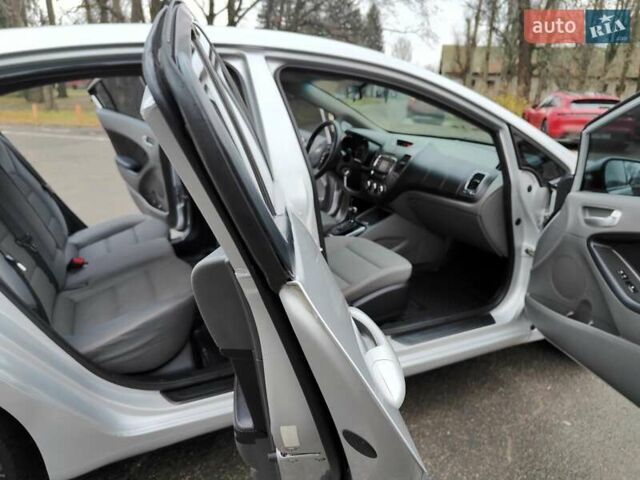 Серый Киа Форте, объемом двигателя 2 л и пробегом 257 тыс. км за 6990 $, фото 27 на Automoto.ua