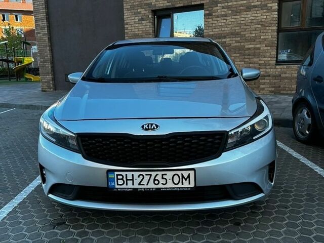 Серый Киа Форте, объемом двигателя 2 л и пробегом 175 тыс. км за 9450 $, фото 1 на Automoto.ua