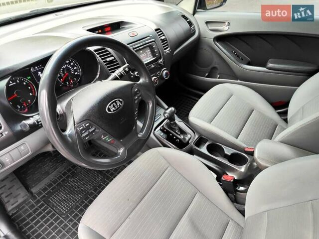 Серый Киа Форте, объемом двигателя 2 л и пробегом 257 тыс. км за 6990 $, фото 33 на Automoto.ua