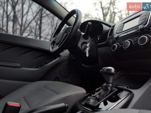 Серый Киа Форте, объемом двигателя 2 л и пробегом 257 тыс. км за 6990 $, фото 47 на Automoto.ua