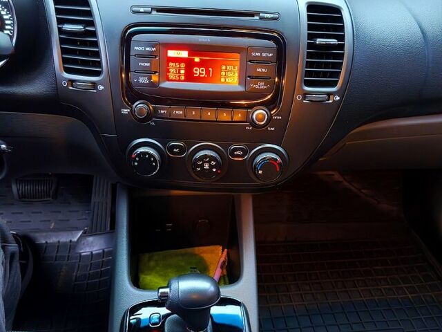 Сірий Кіа Форте, об'ємом двигуна 2 л та пробігом 55 тис. км за 9600 $, фото 6 на Automoto.ua