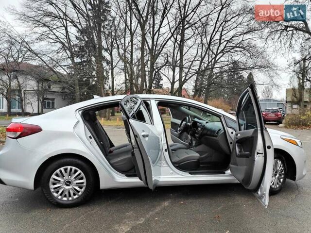 Серый Киа Форте, объемом двигателя 2 л и пробегом 257 тыс. км за 6990 $, фото 22 на Automoto.ua