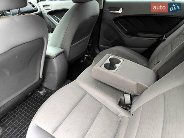 Серый Киа Форте, объемом двигателя 2 л и пробегом 257 тыс. км за 6990 $, фото 41 на Automoto.ua