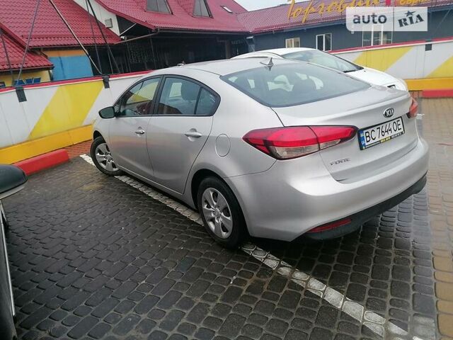 Серый Киа Форте, объемом двигателя 2 л и пробегом 92 тыс. км за 8900 $, фото 4 на Automoto.ua