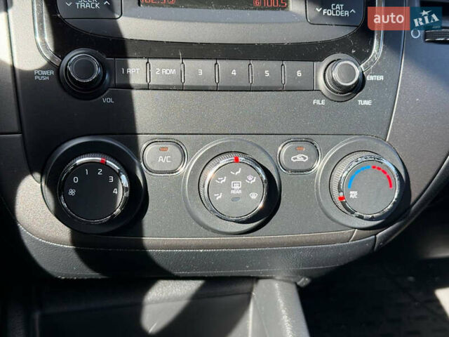 Серый Киа Форте, объемом двигателя 2 л и пробегом 114 тыс. км за 10800 $, фото 47 на Automoto.ua