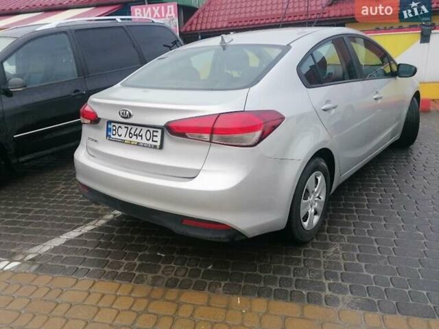 Серый Киа Форте, объемом двигателя 2 л и пробегом 92 тыс. км за 9500 $, фото 3 на Automoto.ua
