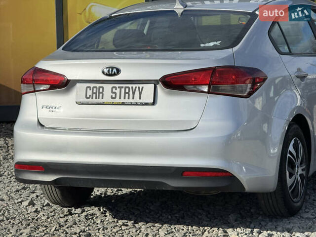 Киа Форте 2017 в Стрые на Automoto.ua Серый Киа Форте, объемом двигателя 2 л и пробегом 114 тыс. км за 10999 $, фото 23 на Automoto.ua