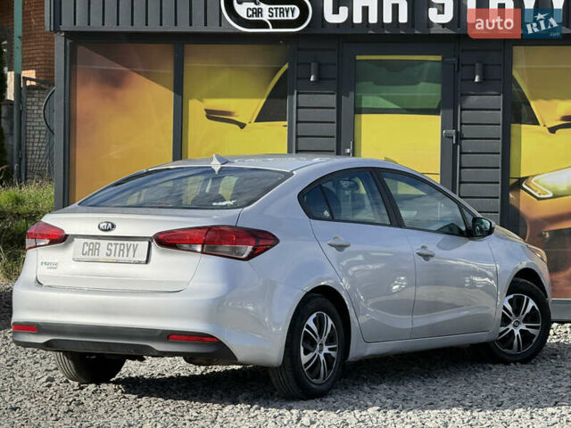 Киа Форте 2017 в Стрые на Automoto.ua Серый Киа Форте, объемом двигателя 2 л и пробегом 114 тыс. км за 10999 $, фото 22 на Automoto.ua