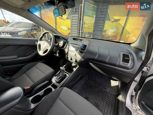 Киа Форте 2017 в Стрые на Automoto.ua Серый Киа Форте, объемом двигателя 2 л и пробегом 114 тыс. км за 10999 $, фото 31 на Automoto.ua