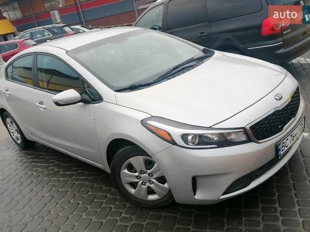 Серый Киа Форте, объемом двигателя 2 л и пробегом 92 тыс. км за 9500 $, фото 4 на Automoto.ua