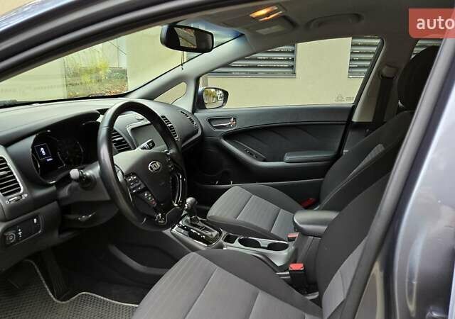 Кіа Форте 2017 у Києві на Automoto.ua Сірий Кіа Форте, об'ємом двигуна 2 л та пробігом 90 тис. км за 11000 $, фото 7 на Automoto.ua