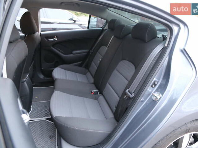 Кіа Форте 2017 у Києві на Automoto.ua Сірий Кіа Форте, об'ємом двигуна 2 л та пробігом 92 тис. км за 11800 $, фото 9 на Automoto.ua