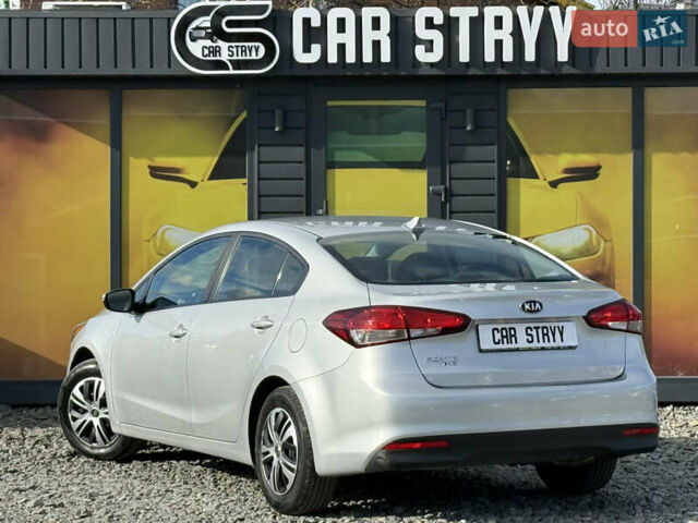 Киа Форте 2017 в Стрые на Automoto.ua Серый Киа Форте, объемом двигателя 2 л и пробегом 114 тыс. км за 10999 $, фото 15 на Automoto.ua