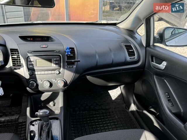 Киа Форте 2017 в Стрые на Automoto.ua Серый Киа Форте, объемом двигателя 2 л и пробегом 114 тыс. км за 10999 $, фото 37 на Automoto.ua