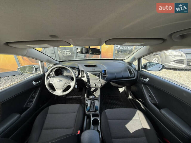 Киа Форте 2017 в Стрые на Automoto.ua Серый Киа Форте, объемом двигателя 2 л и пробегом 114 тыс. км за 10999 $, фото 4 на Automoto.ua