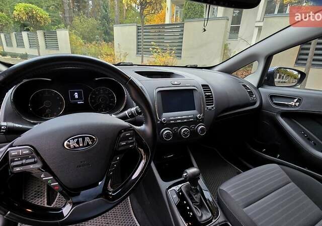 Кіа Форте 2017 у Києві на Automoto.ua Сірий Кіа Форте, об'ємом двигуна 2 л та пробігом 90 тис. км за 11000 $, фото 9 на Automoto.ua
