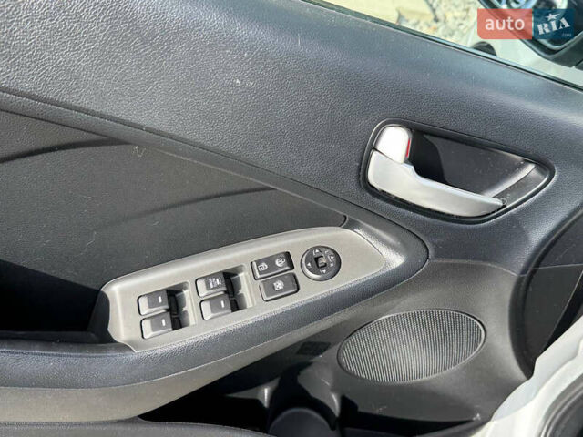 Серый Киа Форте, объемом двигателя 2 л и пробегом 114 тыс. км за 10800 $, фото 42 на Automoto.ua