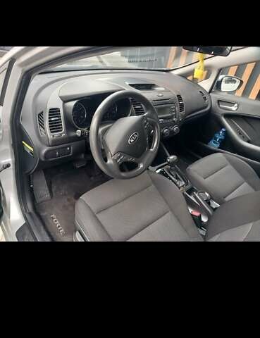 Серый Киа Форте, объемом двигателя 2 л и пробегом 92 тыс. км за 9500 $, фото 5 на Automoto.ua