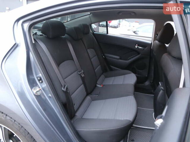 Кіа Форте 2017 у Києві на Automoto.ua Сірий Кіа Форте, об'ємом двигуна 2 л та пробігом 92 тис. км за 11800 $, фото 10 на Automoto.ua