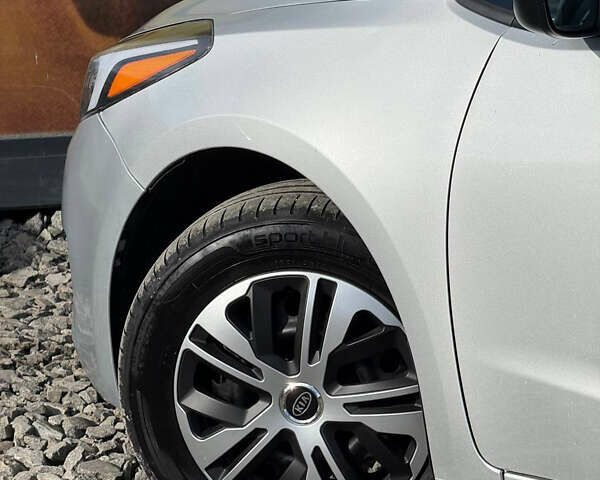 Серый Киа Форте, объемом двигателя 2 л и пробегом 114 тыс. км за 10800 $, фото 20 на Automoto.ua