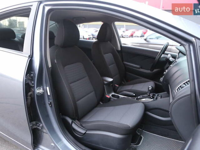 Кіа Форте 2017 у Києві на Automoto.ua Сірий Кіа Форте, об'ємом двигуна 2 л та пробігом 92 тис. км за 11800 $, фото 11 на Automoto.ua