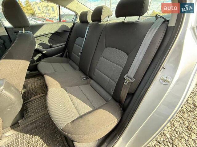 Серый Киа Форте, объемом двигателя 2 л и пробегом 114 тыс. км за 10800 $, фото 39 на Automoto.ua