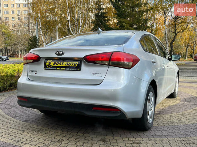 Серый Киа Форте, объемом двигателя 2 л и пробегом 86 тыс. км за 8999 $, фото 6 на Automoto.ua
