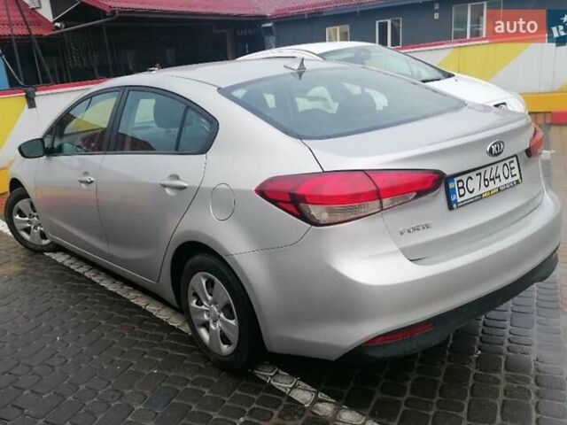 Серый Киа Форте, объемом двигателя 2 л и пробегом 92 тыс. км за 9500 $, фото 2 на Automoto.ua