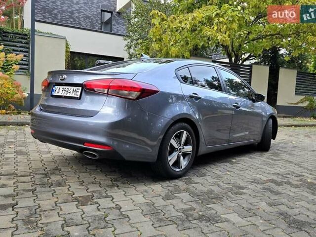 Кіа Форте 2017 у Києві на Automoto.ua Сірий Кіа Форте, об'ємом двигуна 2 л та пробігом 90 тис. км за 11000 $, фото 4 на Automoto.ua