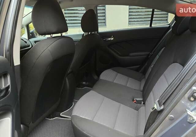 Кіа Форте 2017 у Києві на Automoto.ua Сірий Кіа Форте, об'ємом двигуна 2 л та пробігом 90 тис. км за 11000 $, фото 8 на Automoto.ua