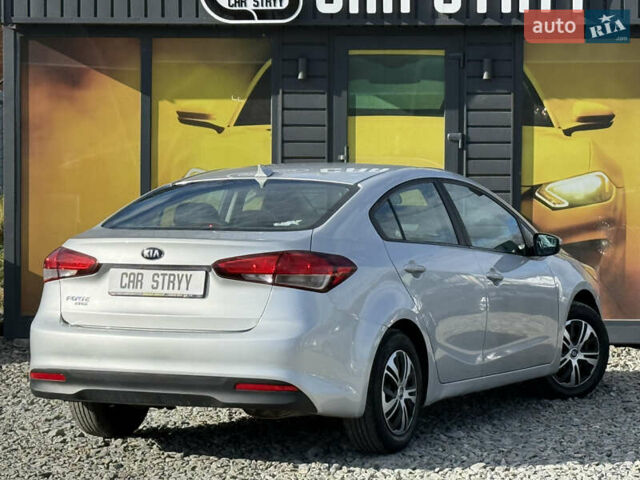 Киа Форте 2017 в Стрые на Automoto.ua Серый Киа Форте, объемом двигателя 2 л и пробегом 114 тыс. км за 10999 $, фото 21 на Automoto.ua