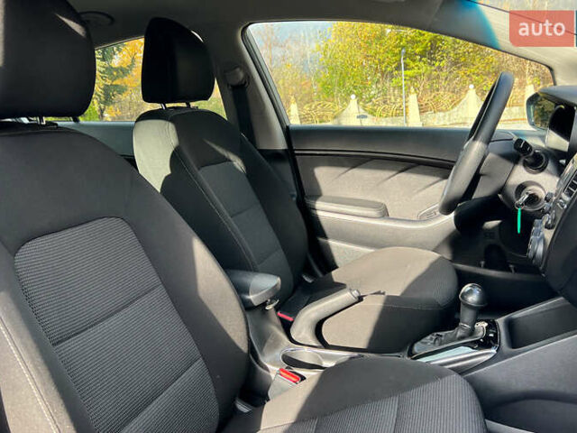 Серый Киа Форте, объемом двигателя 2 л и пробегом 86 тыс. км за 8999 $, фото 17 на Automoto.ua