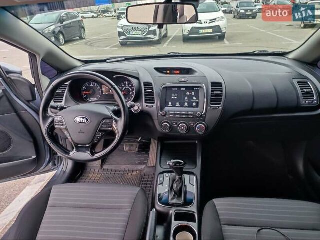 Серый Киа Форте, объемом двигателя 2 л и пробегом 144 тыс. км за 12900 $, фото 6 на Automoto.ua