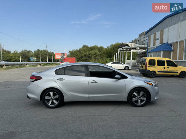 Серый Киа Форте, объемом двигателя 2 л и пробегом 88 тыс. км за 14000 $, фото 4 на Automoto.ua