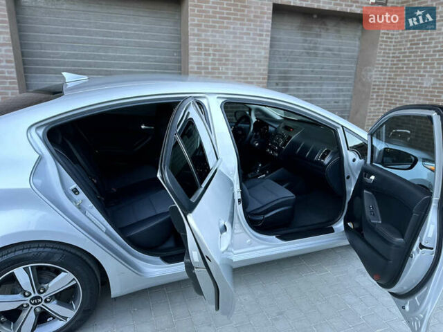 Серый Киа Форте, объемом двигателя 2 л и пробегом 95 тыс. км за 12999 $, фото 18 на Automoto.ua